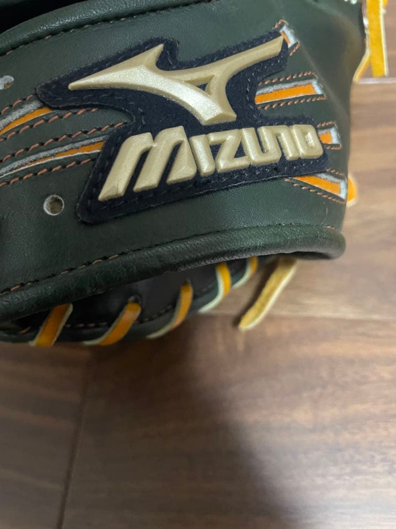 『激レア』 グローバルエイト　 軟式キャッチャーミットオーダー阿部慎之助モデル