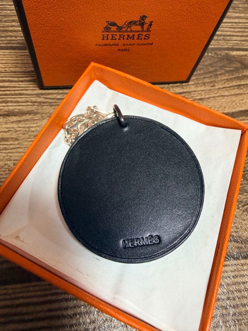 HERMES 本革チャーム 牛 うし