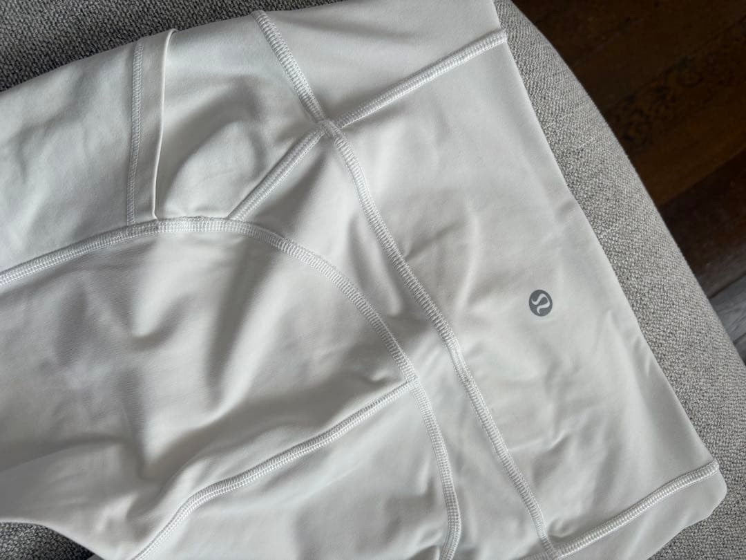 Lululemon ホワイトハイライズレギンス