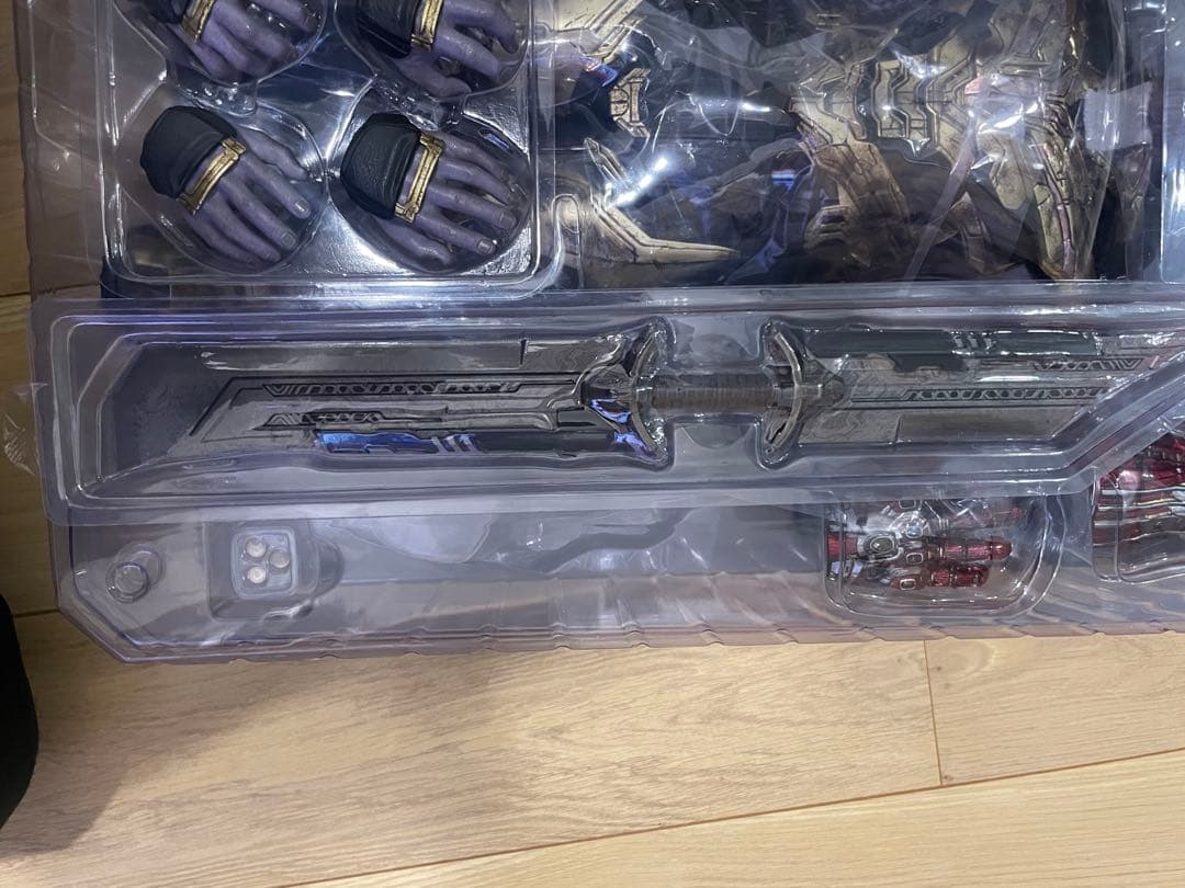 ホットトイズ　サノス　バトルダメージ版 エンドゲーム　ムービーマスターピース