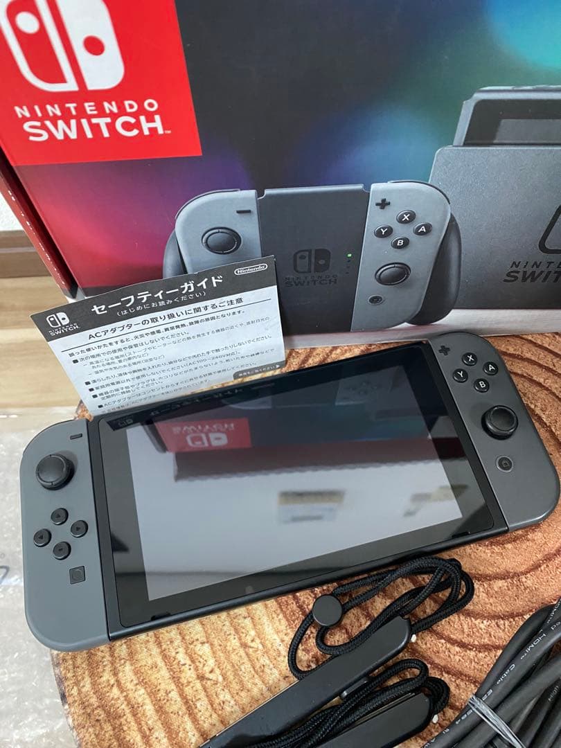 Nintendo Switch ニンテンドースイッチ本体　グレー ①