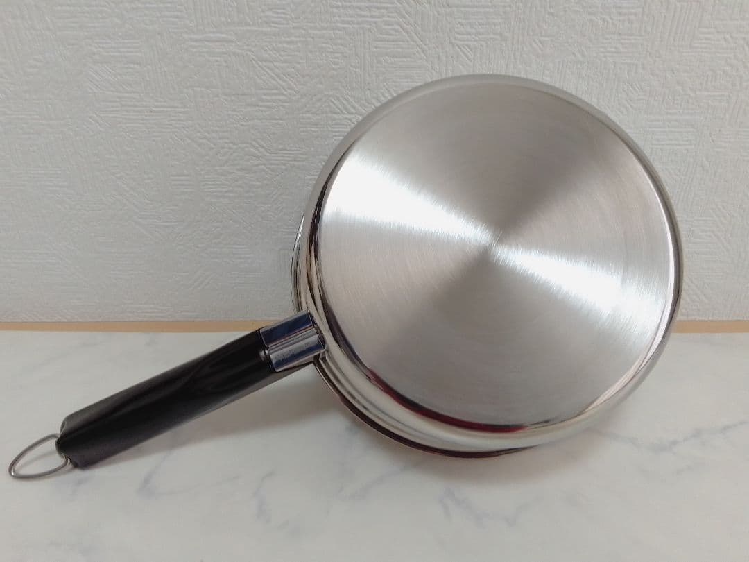 ☆未使用☆ Amway アムウェイ 中ソースパン 片手鍋 クイーン