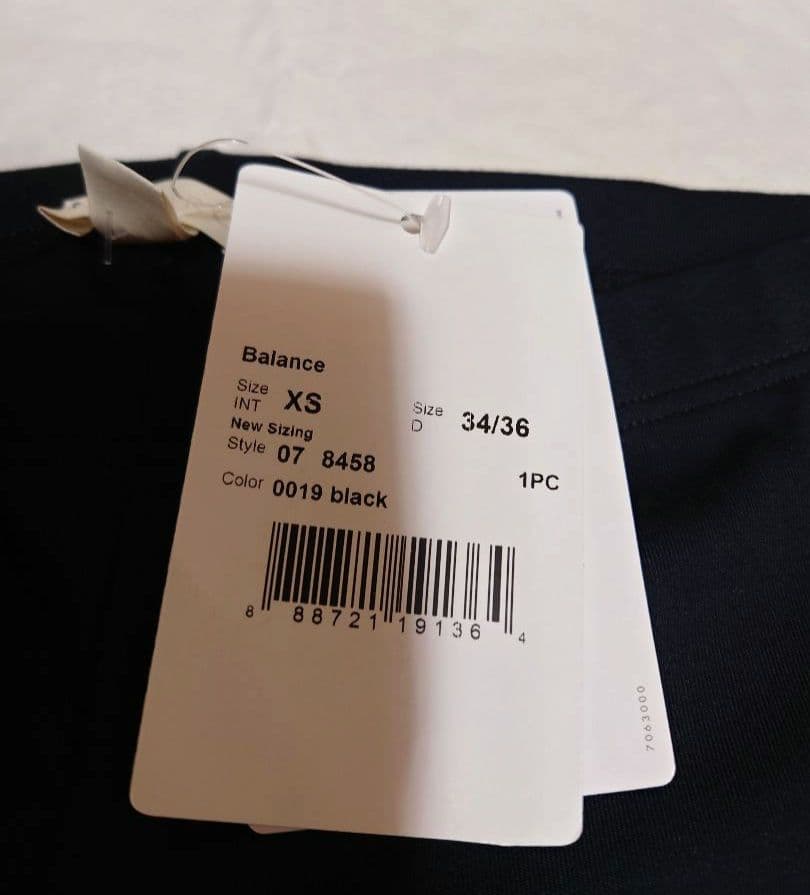 新品タグ付き 高級 レギンス ボトムス XS ブラック