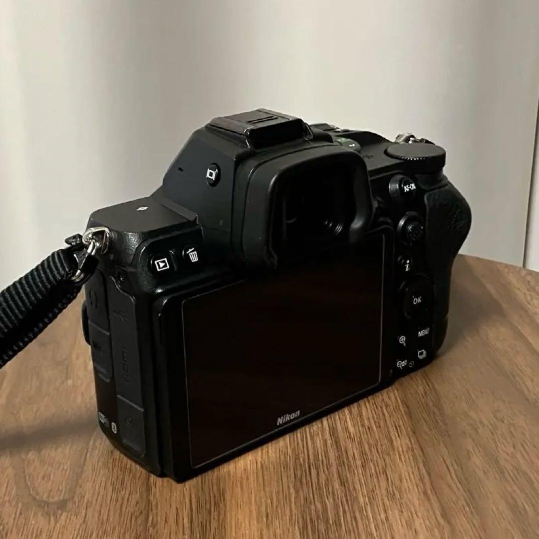 カ*ニ様 【美品】Nikon Z5、MB-N10、EN-EL15c ×2 ミラー