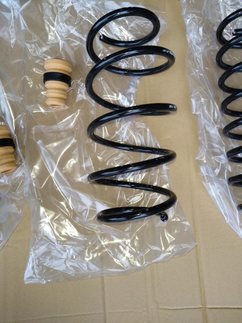 プリウス専用　SASCハイパフォーマンススプリングCHUHATSU　PLUS