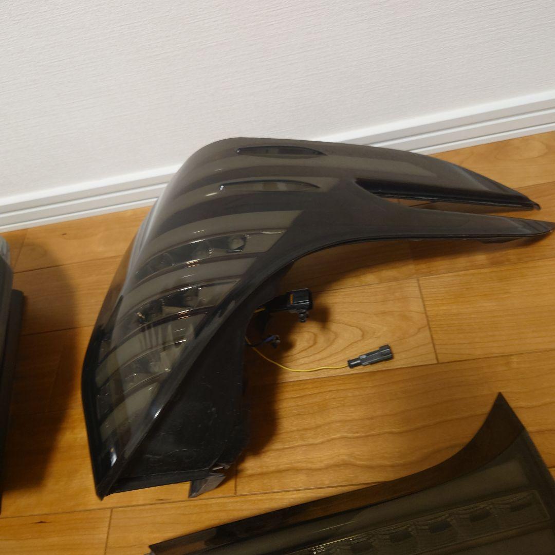 ヴァレンティ ジュエルＬＥＤテールランプ　アルファード 前期　タイプ2 スモーク