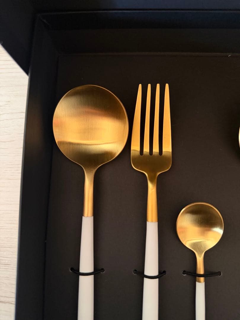 Cutipol クチポール　カラトリーセット　ホワイト×ゴールド