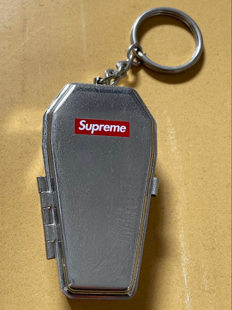supreme 17AW coffin keychain 携帯灰皿 新品未使用