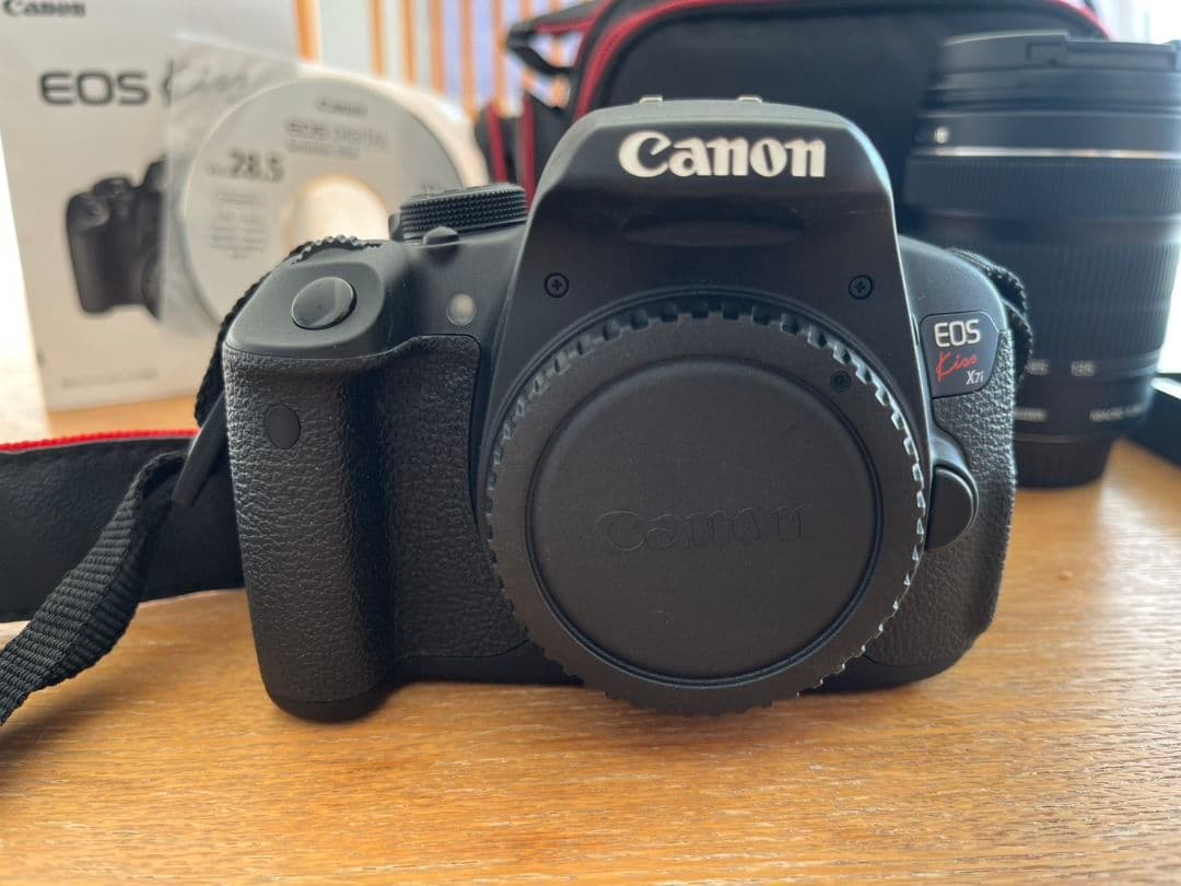 Canon EOS Kiss X7i　カメラ　レンズ　ブラック　キャノン