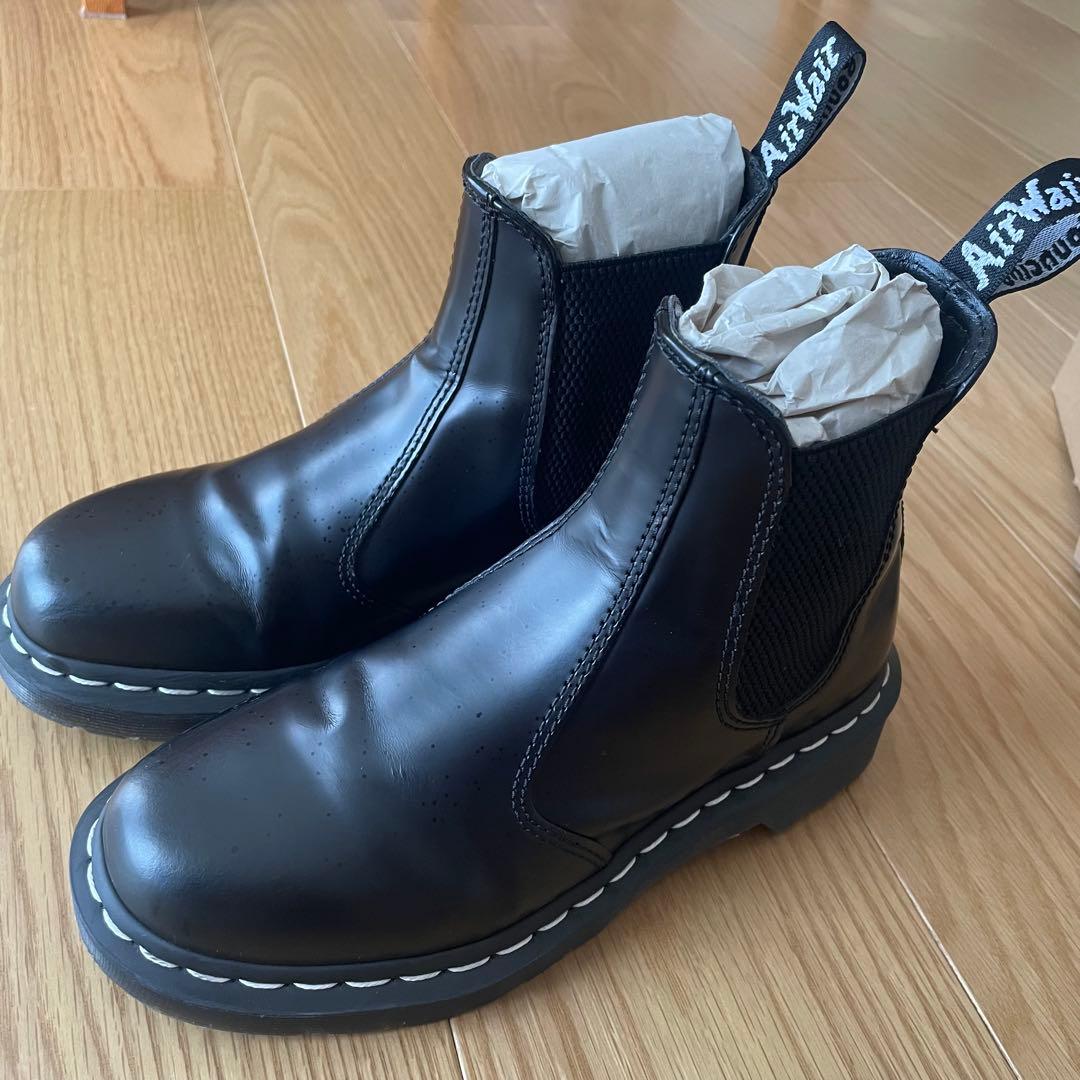 ドクターマーチン 2976 ホワイトステッチ UK4