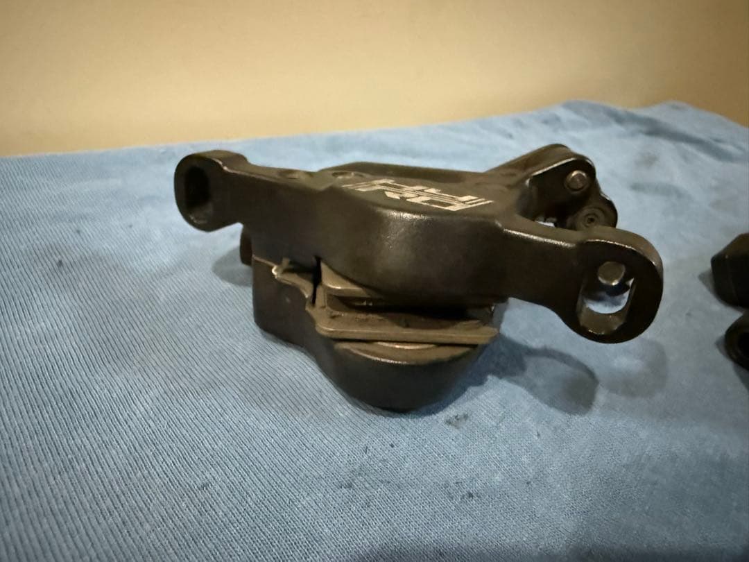 TRP HY/RD ポストマウント 油圧 ディスク キャリパー