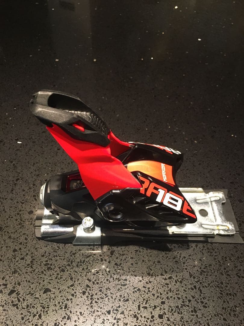 ☆美品　マーカー　XCOMP18 レーサービンディング