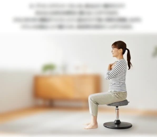 赤いクッション椅子