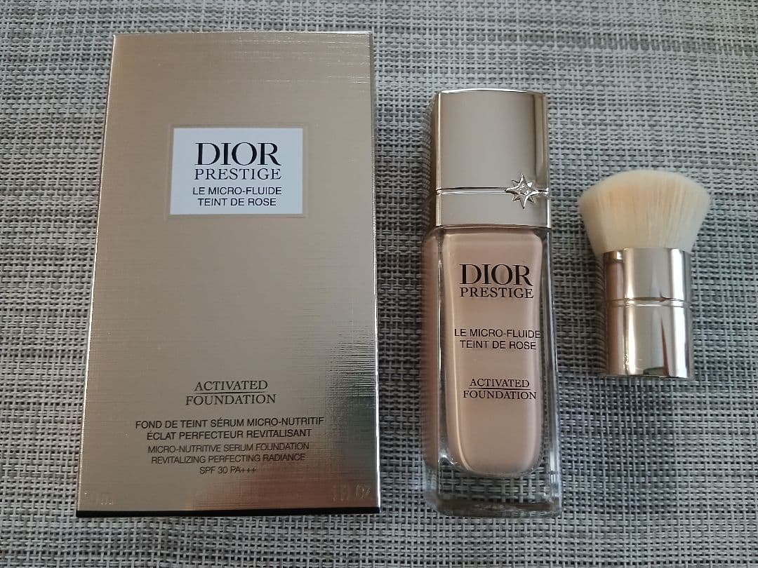 Dior マイクロフルイドタン　プレステージリキッドファンデーション　30mL