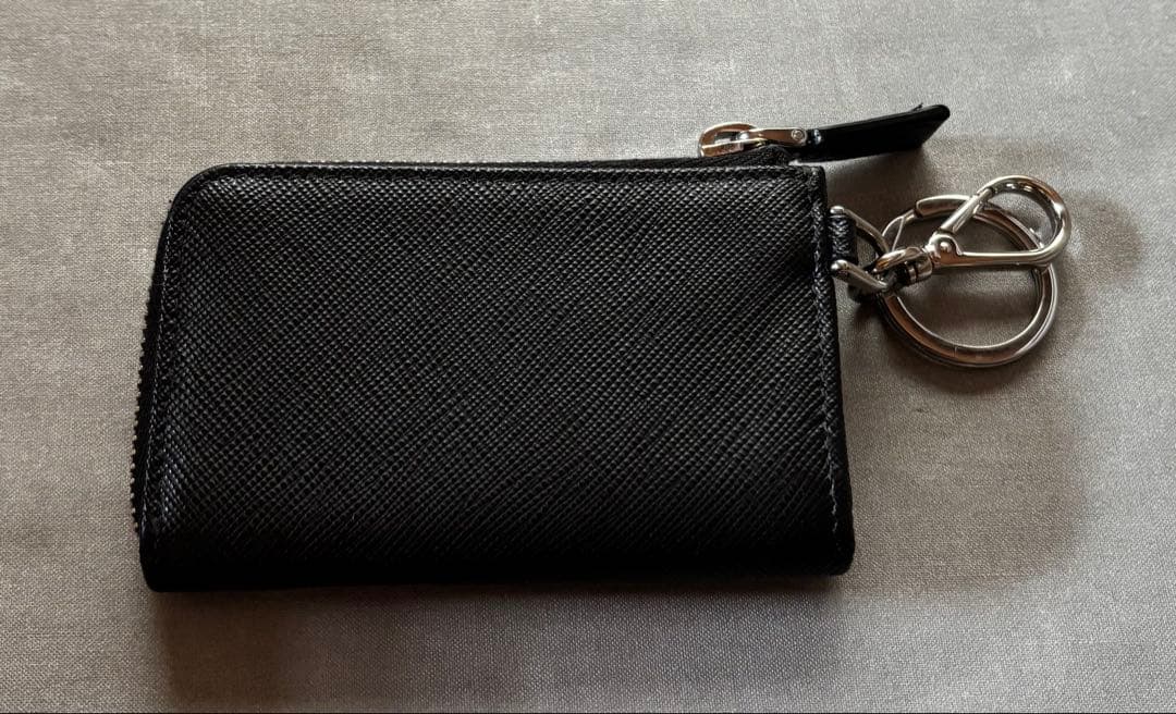PRADA キーケース サフィアーノレザー ブラック ギャランティ付き