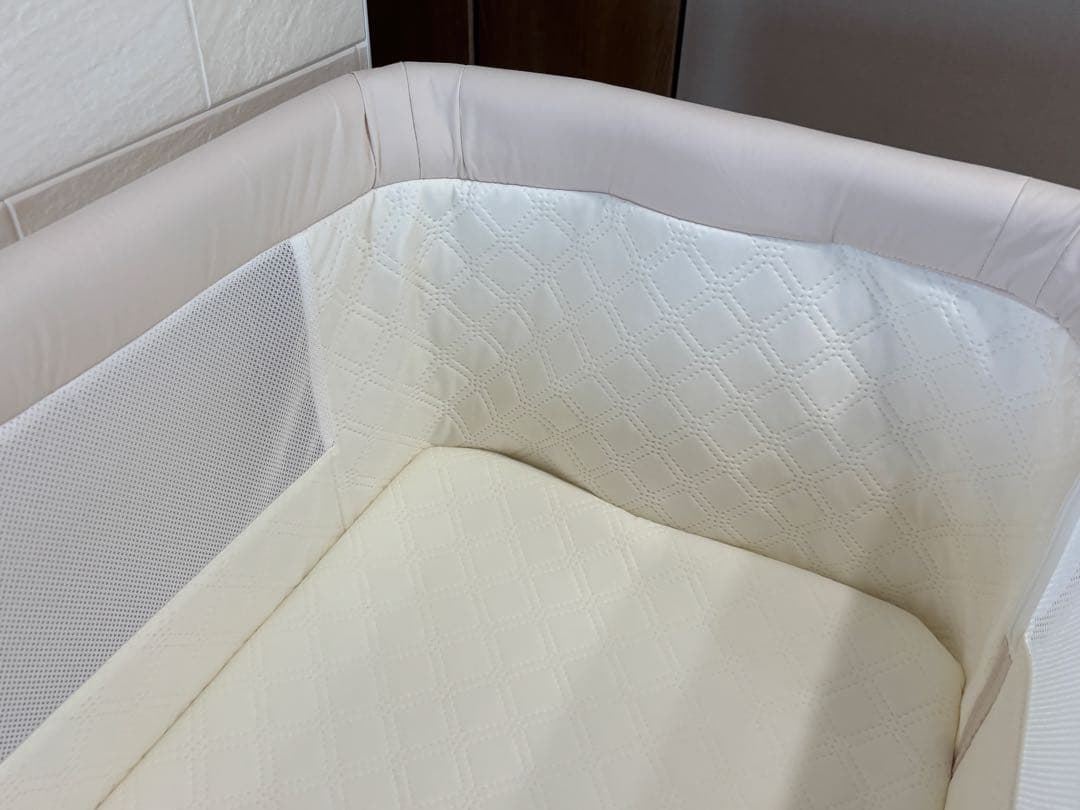 kino linpo ベビーベッド キャスター付き 収納棚付き 　クリーム色