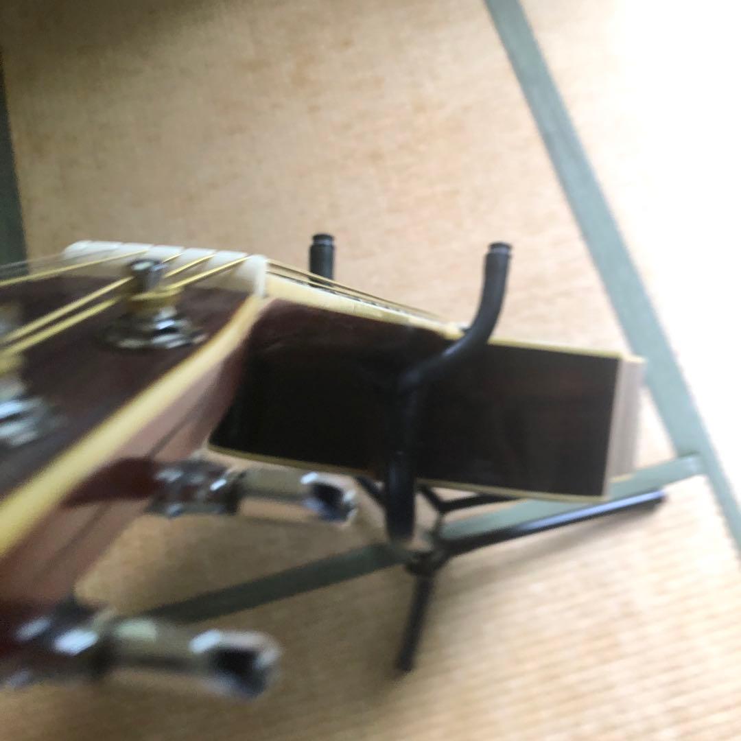 アコースティックギターです