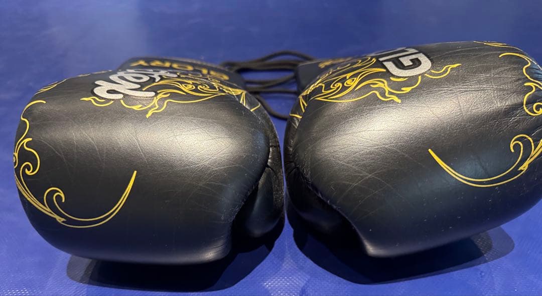限定品　Fairtex GLORY ボクシンググローブ 16 oz レース