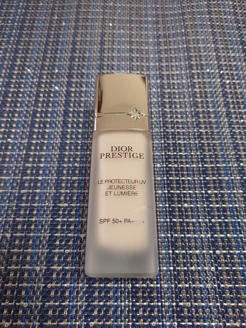 Dior プレステージ ホワイト プロテクター UV ルミエール　シアーグロウ