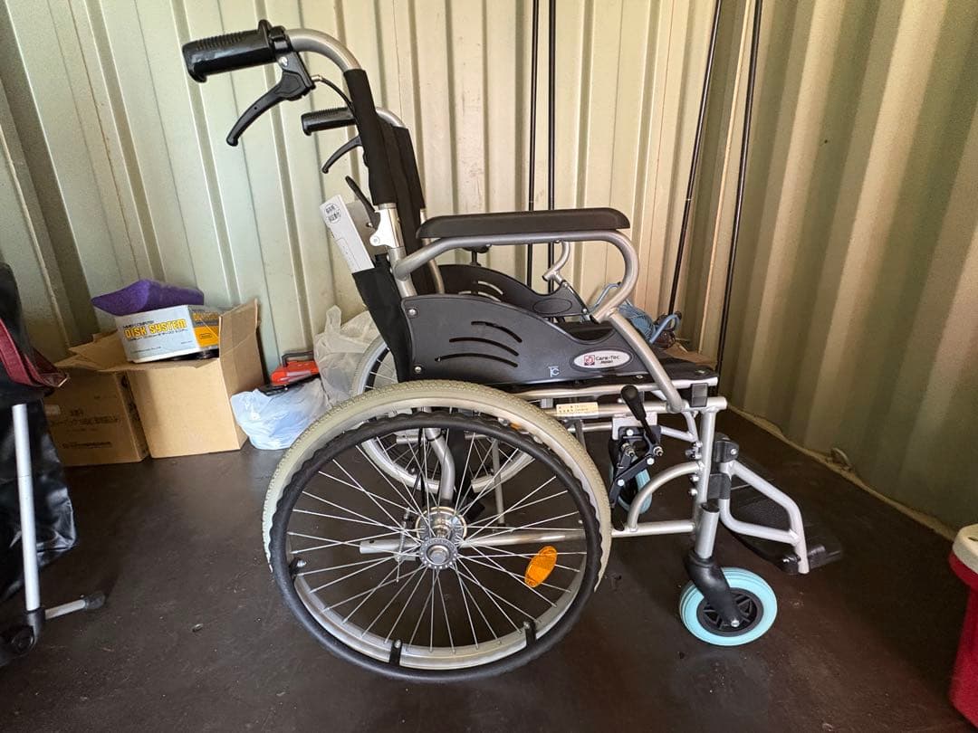 【美品】 ケアテックジャパン 自走式車椅子 ハピネスライト CA-12SU