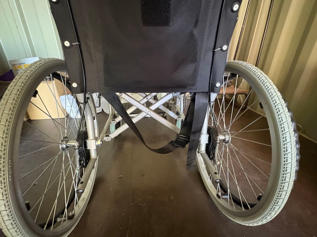 【美品】 ケアテックジャパン 自走式車椅子 ハピネスライト CA-12SU