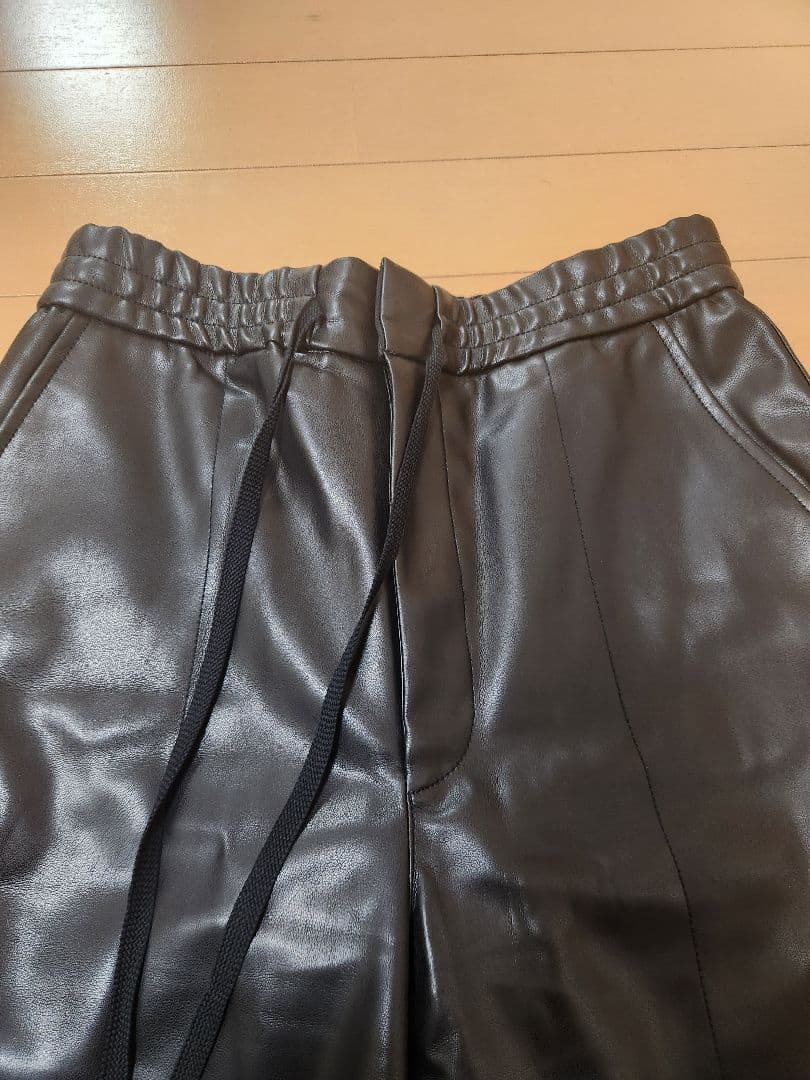 MACPHEE レザーライク ハーフパンツ トゥモローランド