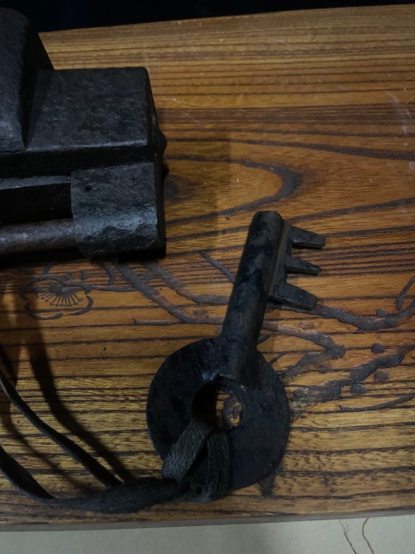 eyeknow74骨董鍵付き「因幡錠（いなばじょう）」（長さ１６.5ｃｍ