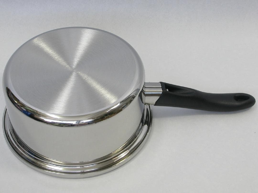 アムウェイ 大ソースパン 未使用品 料理本とスクラブバッズ1個付き IH対応品