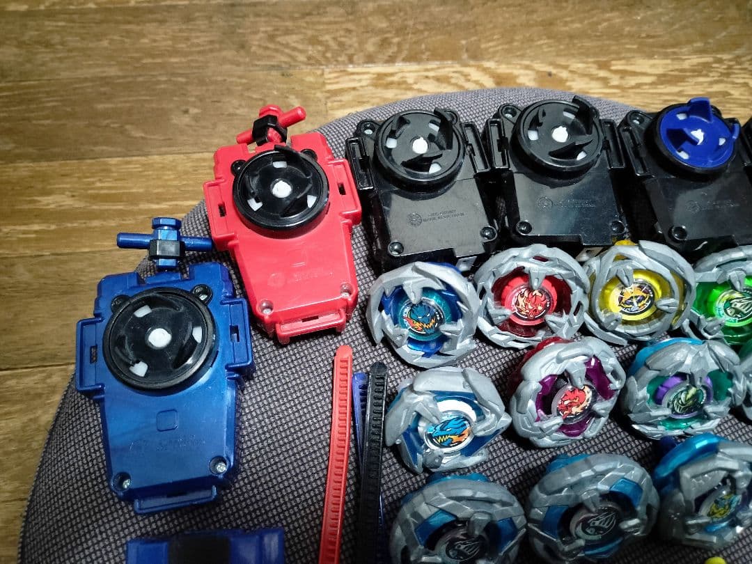 モ*ト様 ベイブレードX　セット 32個 & ランチャー　まとめ　大量　卒業