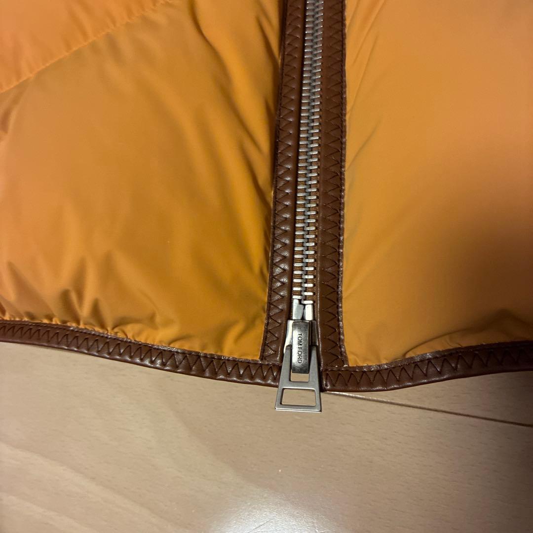 トムフォードダウンベスト極美品マスタード