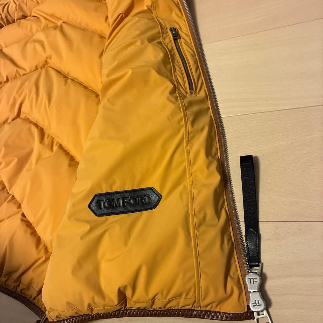 トムフォードダウンベスト極美品マスタード