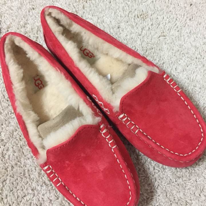 UGGモカシン新品未使用