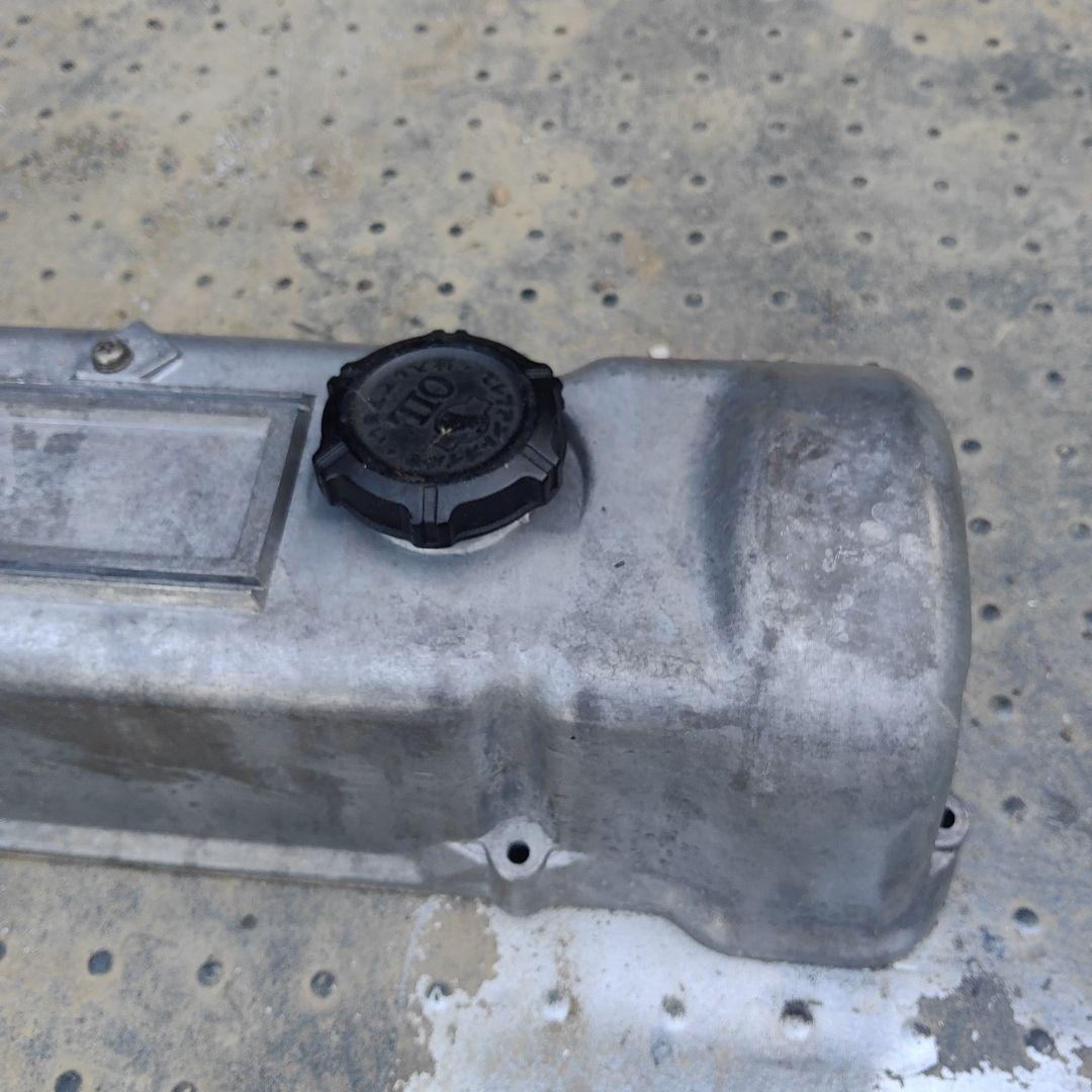 Nissan L型ターボバルブカバー 中古