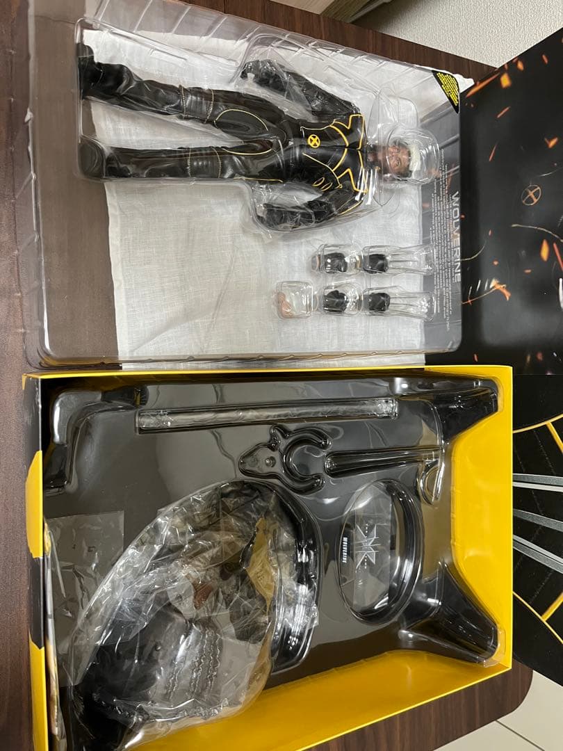 X-MEN: ウルヴァリン 1/6スケールフィギュア