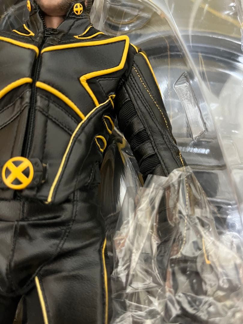 X-MEN: ウルヴァリン 1/6スケールフィギュア