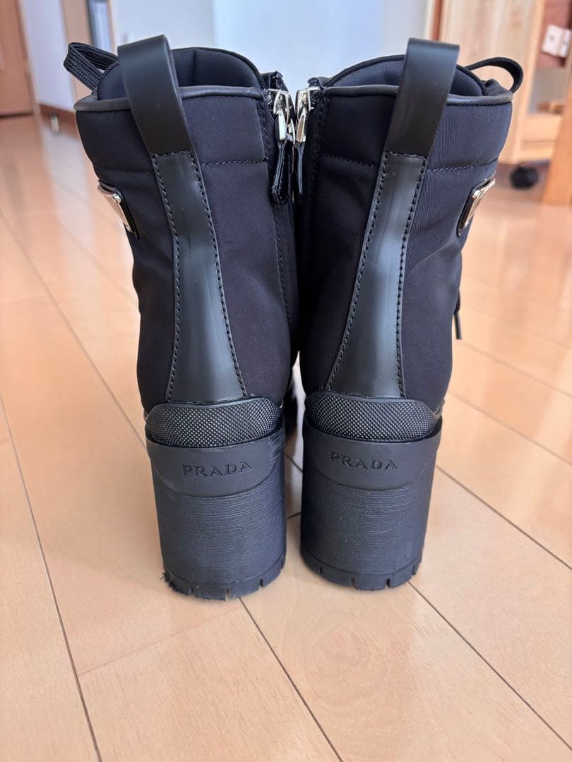 プラダ　ブーツ