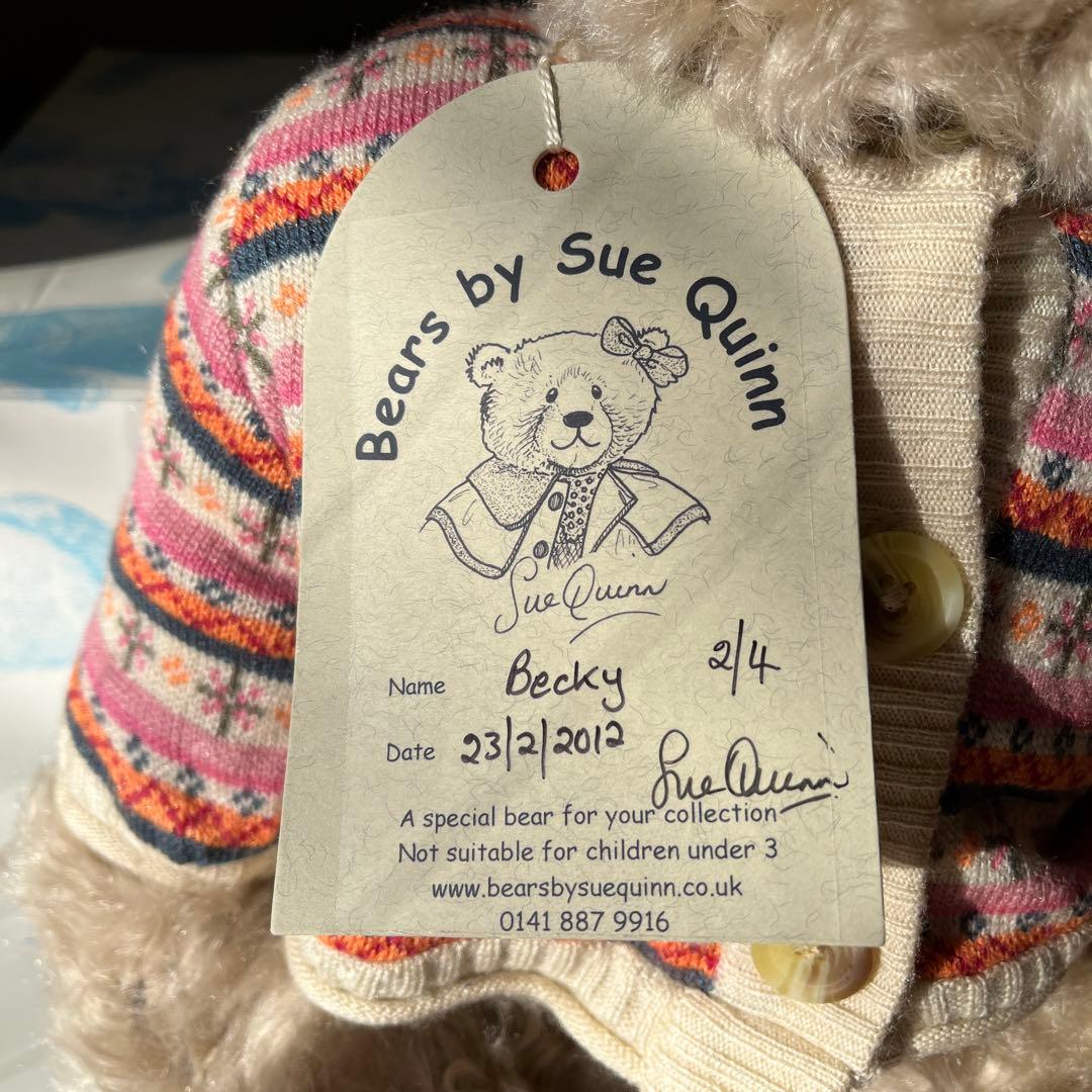 有名作家 スー・クィーンさんの女の仔ベア