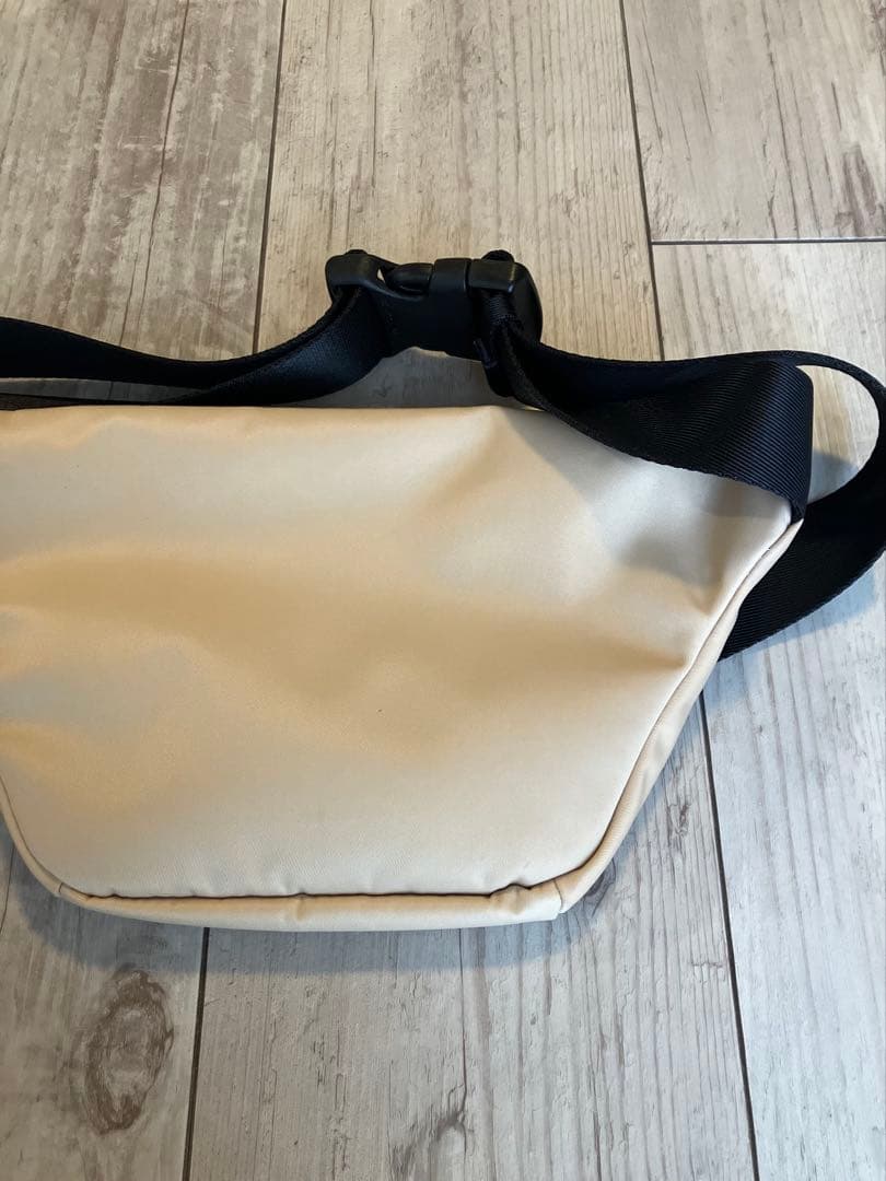 ONITSUKA TIGER /オニツカタイガー刺繍入ボディバッグ