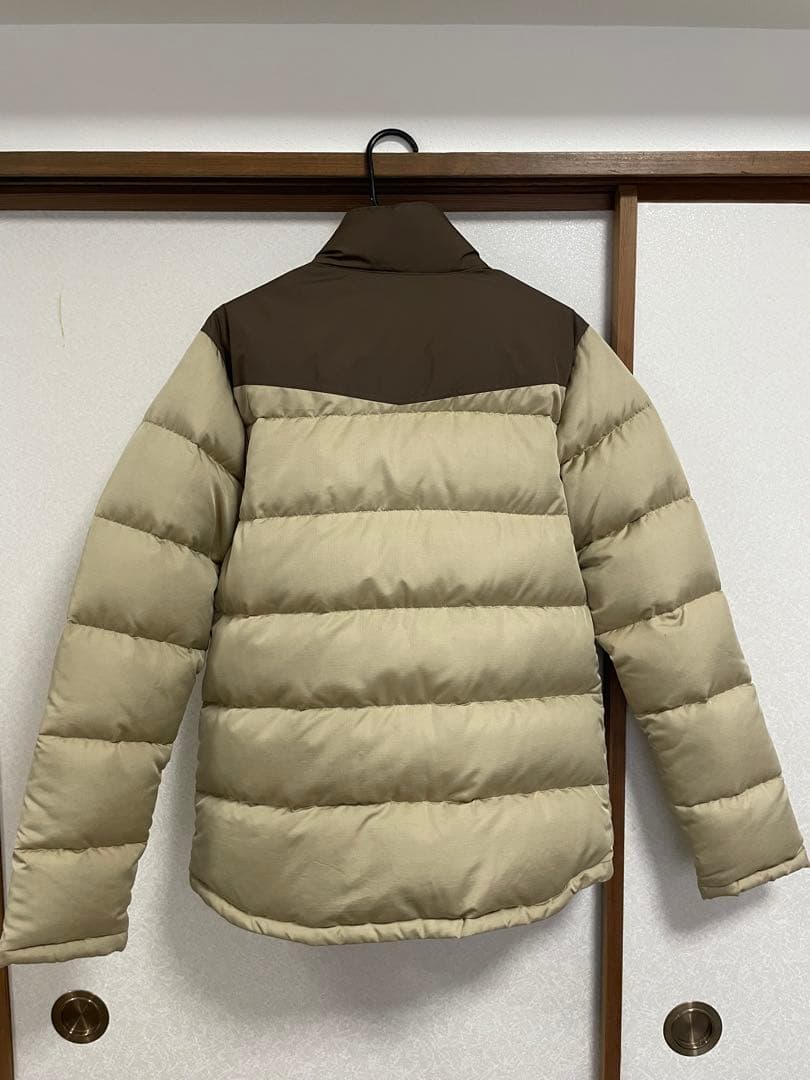Patagoniaパタゴニア ダウンジャケット ベージュ