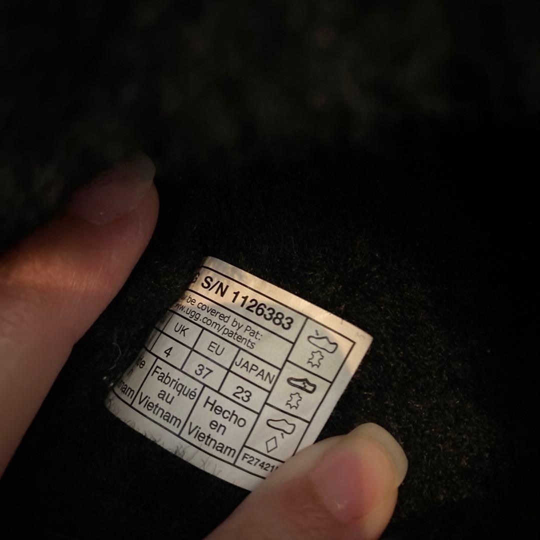 UGG ブラックファーサンダル 厚底