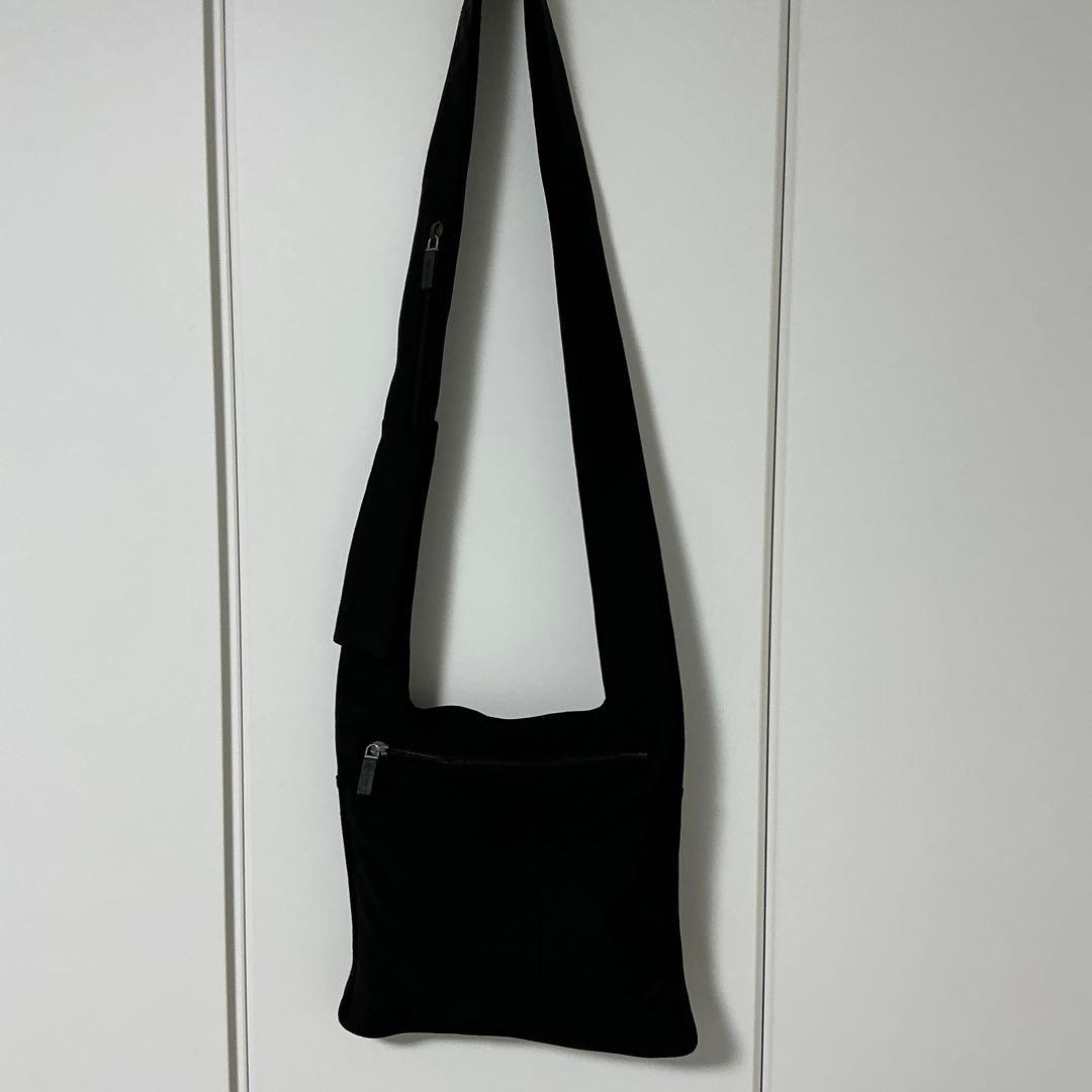 MIU MIU Logo Shoulder Bag ブラック