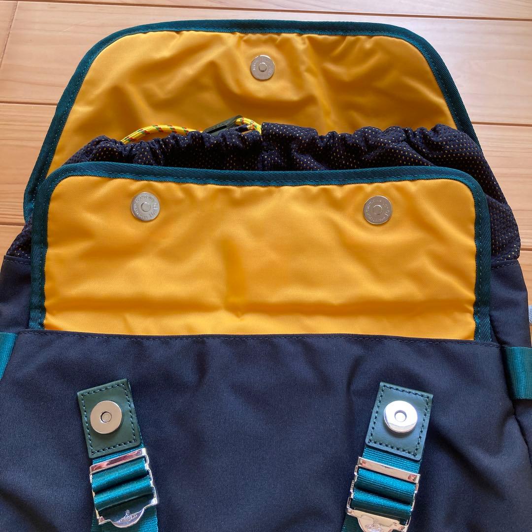 お値下げしました‼️★【美品】★Vivienne Westwood ボディバッグ