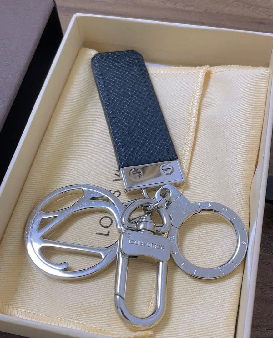 ルイヴィトン キーホルダー シルバー