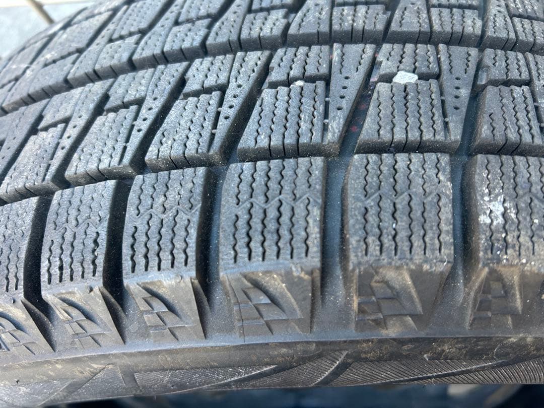 値下可！アクア用スタッドレスタイヤセット 15インチ