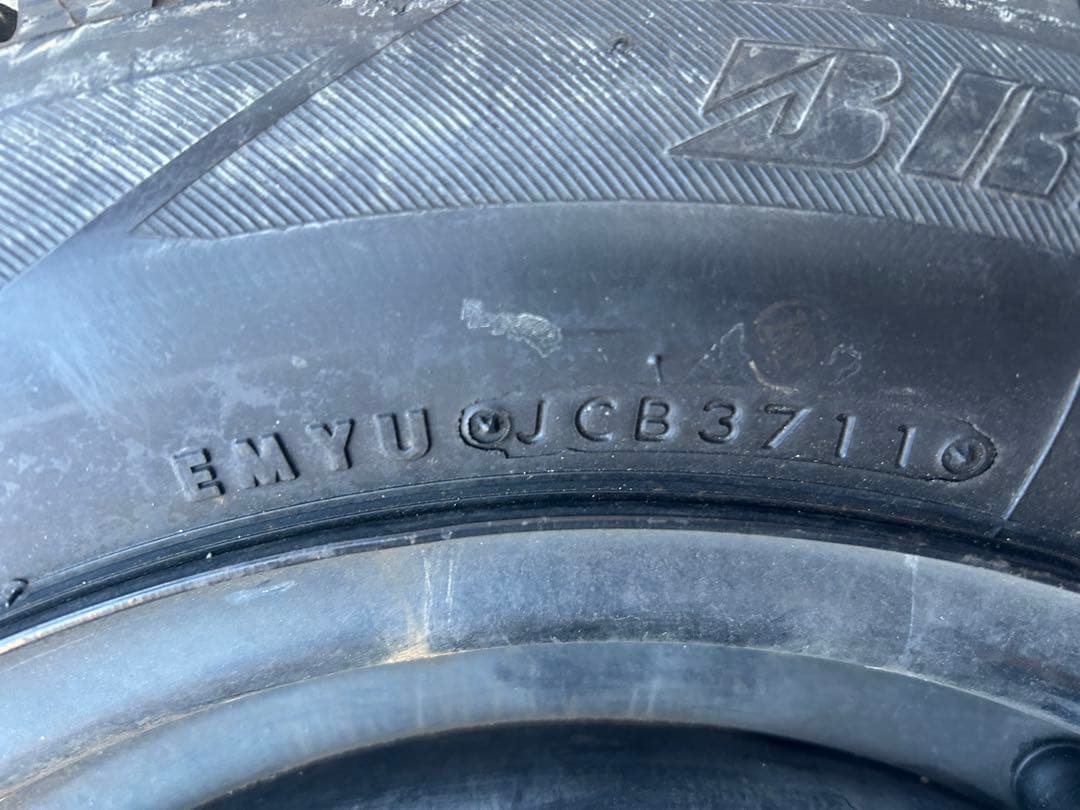 値下可！アクア用スタッドレスタイヤセット 15インチ