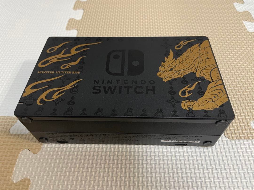 【美品】Nintendo Switch モンハンライズスペシャルエディション