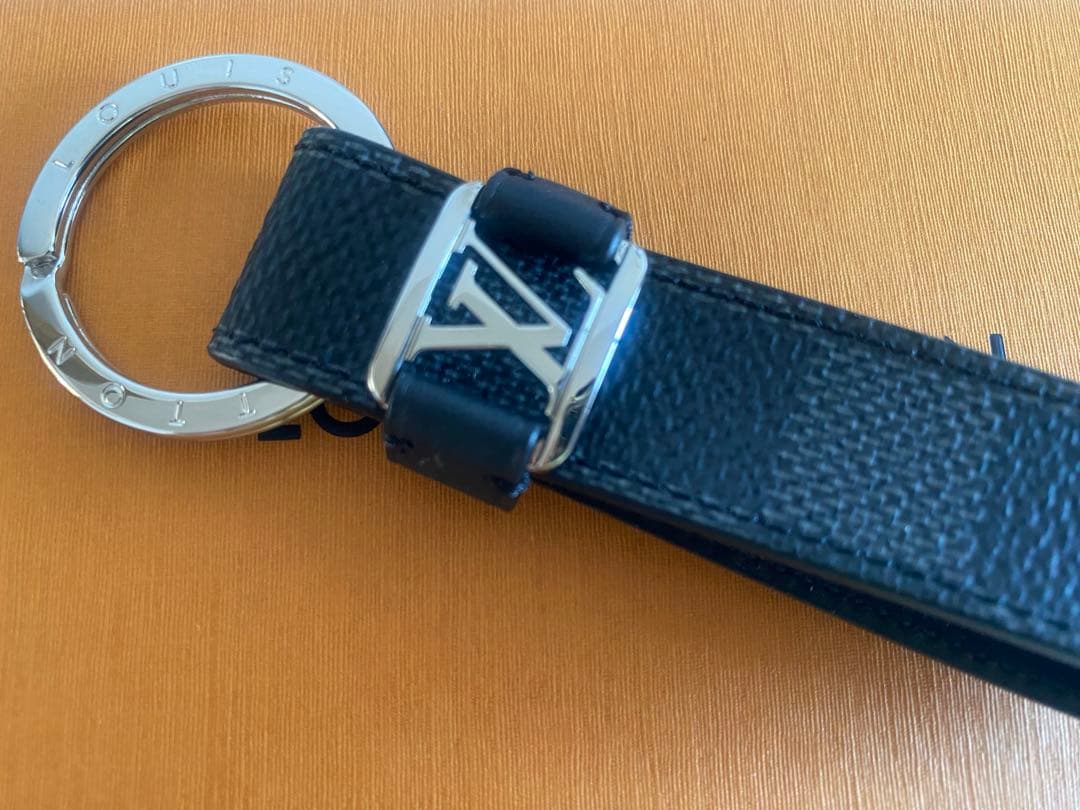 LOUIS VUITTON ルイヴィトン キーホルダー　LV ドラゴンヌ 未使用