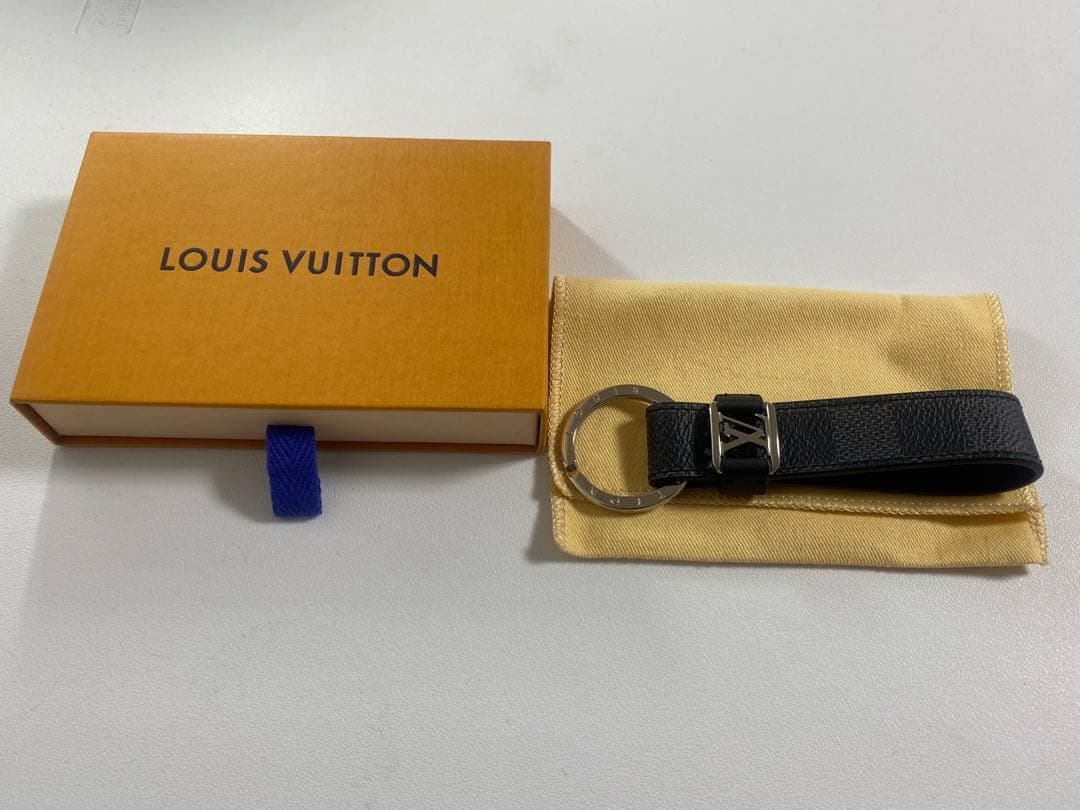 LOUIS VUITTON ルイヴィトン キーホルダー　LV ドラゴンヌ 未使用