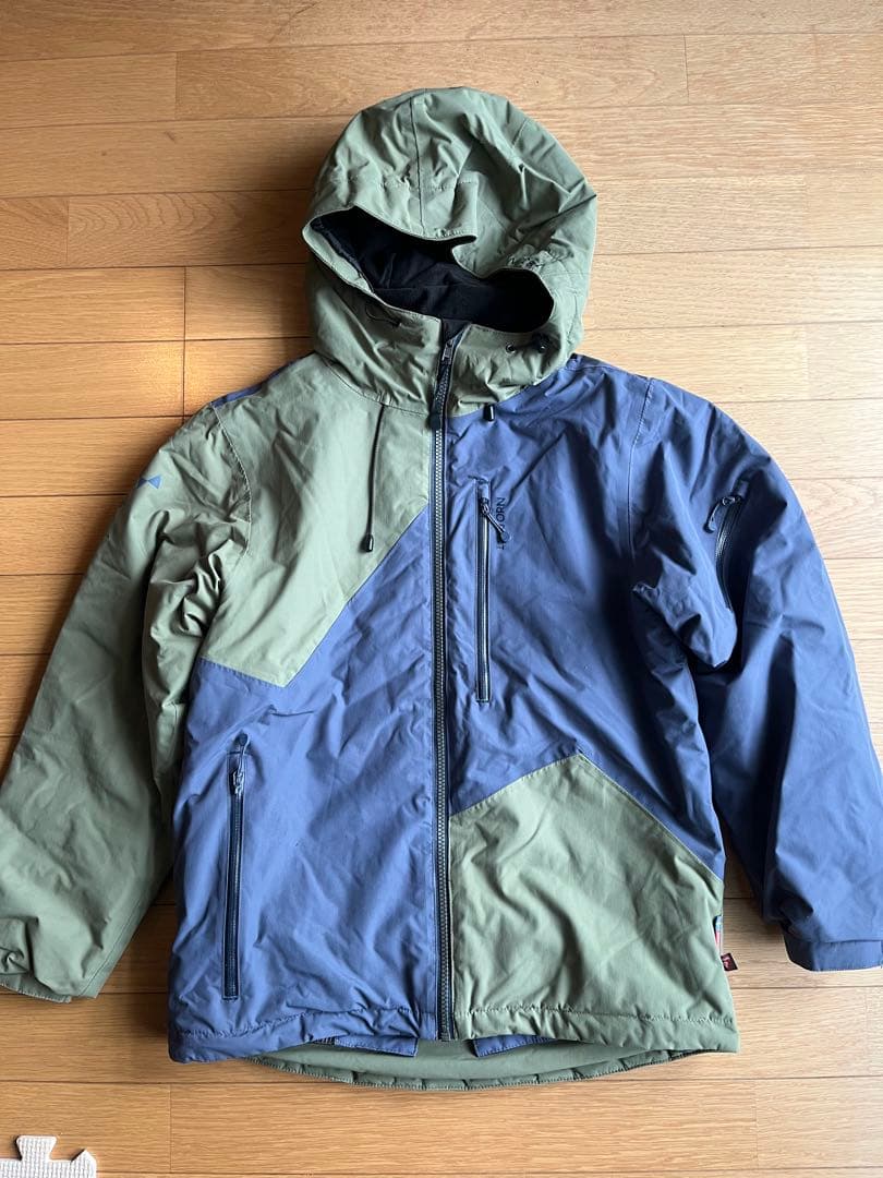 イスビョン ISBJORN ウエア キッズ146〜152 RECCOシステム