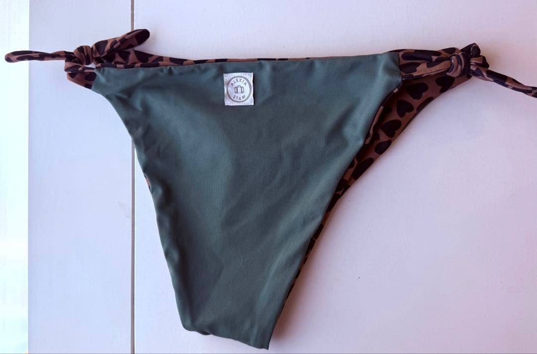 【美品】alexiastam Shelby Loveactually